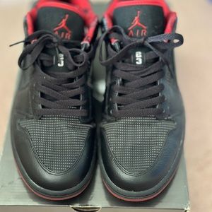 Nike Jordan 1 Retro Low black/red